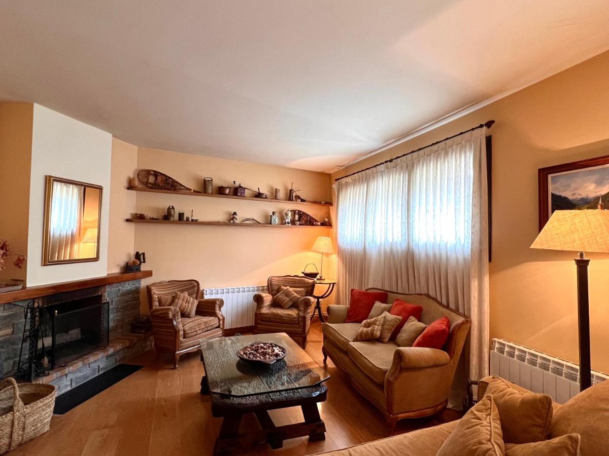 Apartament De La Vall Ferrera - L'Amfitriona Areu Exterior photo