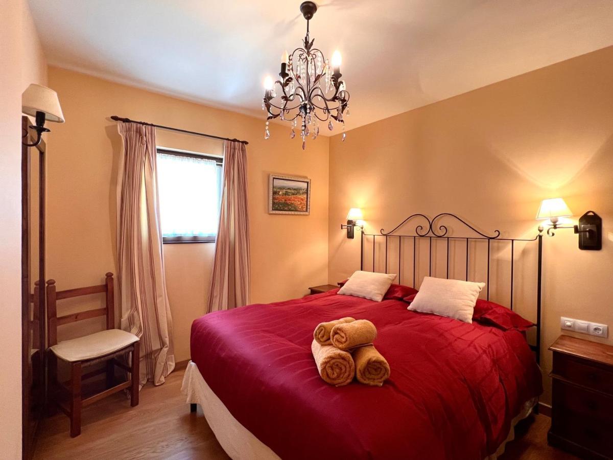 Apartament De La Vall Ferrera - L'Amfitriona Areu Exterior photo