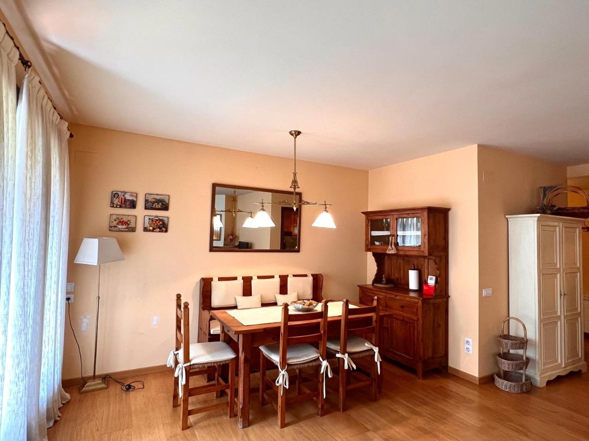 Apartament De La Vall Ferrera - L'Amfitriona Areu Exterior photo