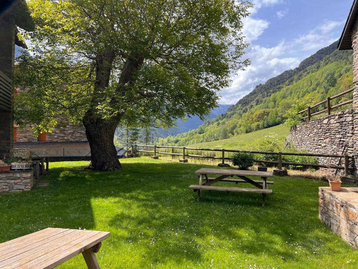 Apartament De La Vall Ferrera - L'Amfitriona Areu Exterior photo